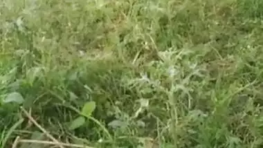 Desi village girl outdoor pee