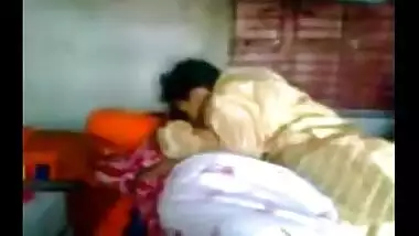 Porn video of an amateur couple enjoying a romantic private time together
