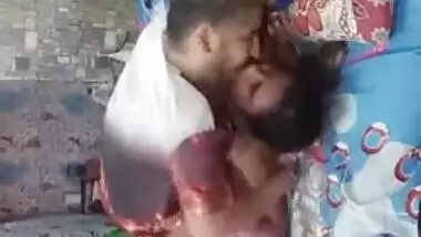 Bhojpuri man's cock is in slit of Desi in XXX self-made MMS video