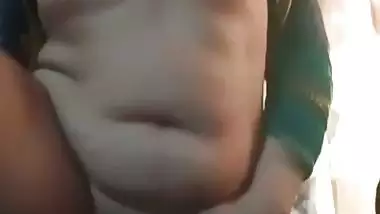 Mature desi lady naked with pussy spreading