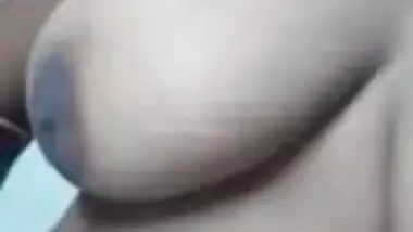 Dirty Desi slut has XXX sized saggy tits to expose in this MMS video