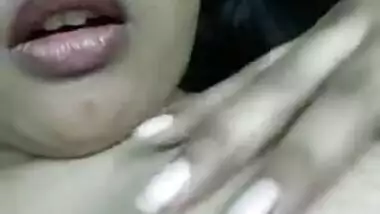 Desi lady licks nipples and not every girl can do such a porn thing