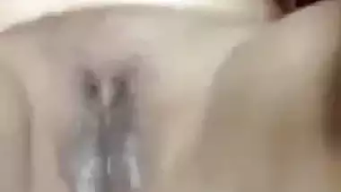 Bhabhi in pink bra goes nude in Bengali viral fingering