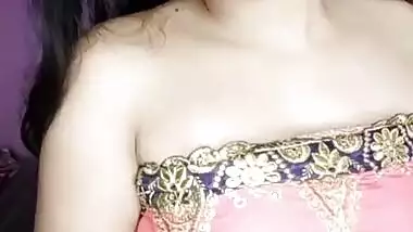 Cute Desi Bhabhi boobs show on cam video