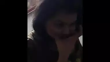 Beautiful Desi XXX bitch gets fucked by her best friend on cam MMS