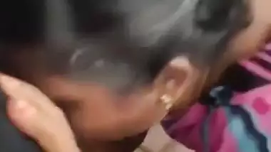 Tamil aunty lifts blouse and shows boobs before blowjob