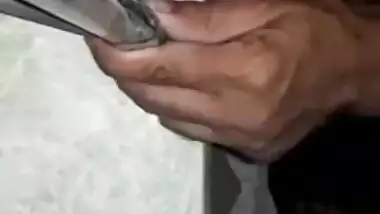 Desi village aunty sucking cock passionately and hard chudai with clear hindi audio (use earphone).