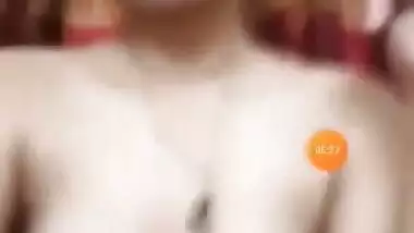 Today Exclusive-shy Desi Girl Showing Her Boobs On Video Call Part 2