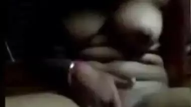 Boudi Showing Boobs and Pussy On Video call