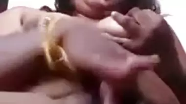 South Indian milf boobs squeezing and black pussy show