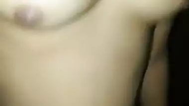 Desi cute girl show her boob and pussy
