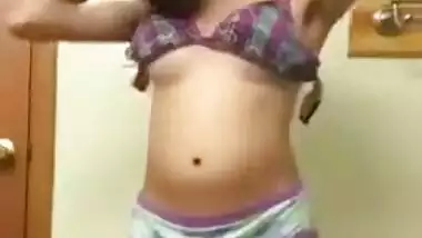 Today Exclusive- Cute Nri Girl Record Her Nude Video Part 2