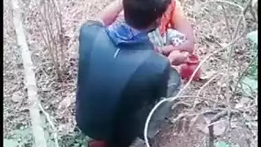 Village aunty is caught fucking outdoor with brother of hubby, Desi mms
