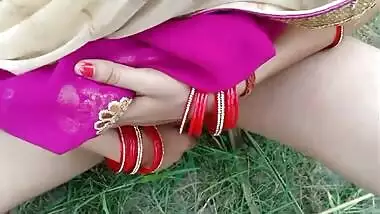 Desi village girl is paid for XXX marathon in the fresh air