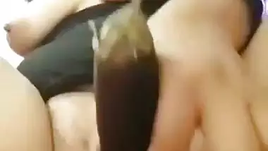 Vegetable masturbation video of desi lady with baingan