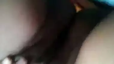 New solo nude video of a beautiful desi girlfriend