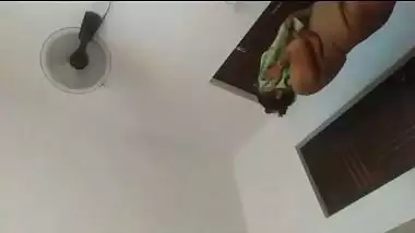 Mallu wife after bath nude before lover at home