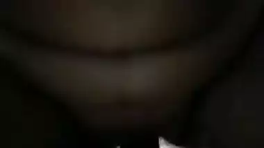 Man penetrates horny Desi MILF in bed secretly making a XXX video MMS